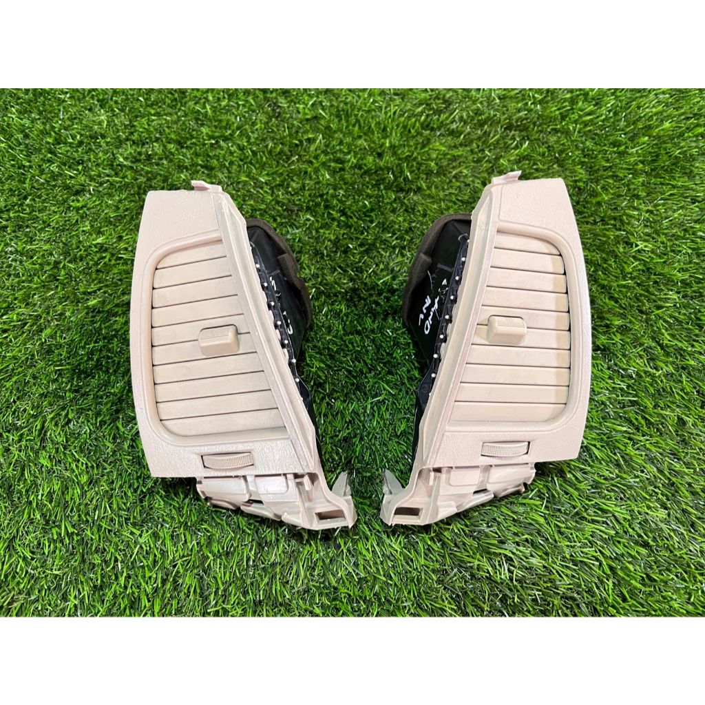 Kisi gril Ac Depan Tengah Grand Innova Inova 2012 - 2015 Ori asli Kanan / Kiri