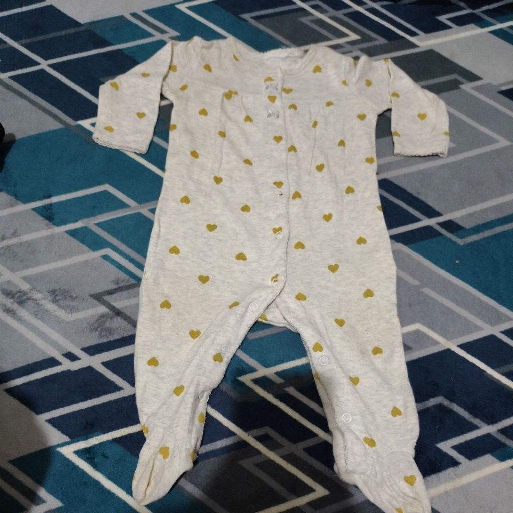 preloved sleepsuit bayi perempuan size 6-12 bulan