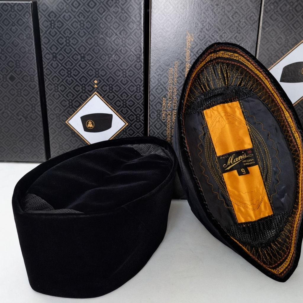 Peci Hitam Peci Manis HM. TOHA AC