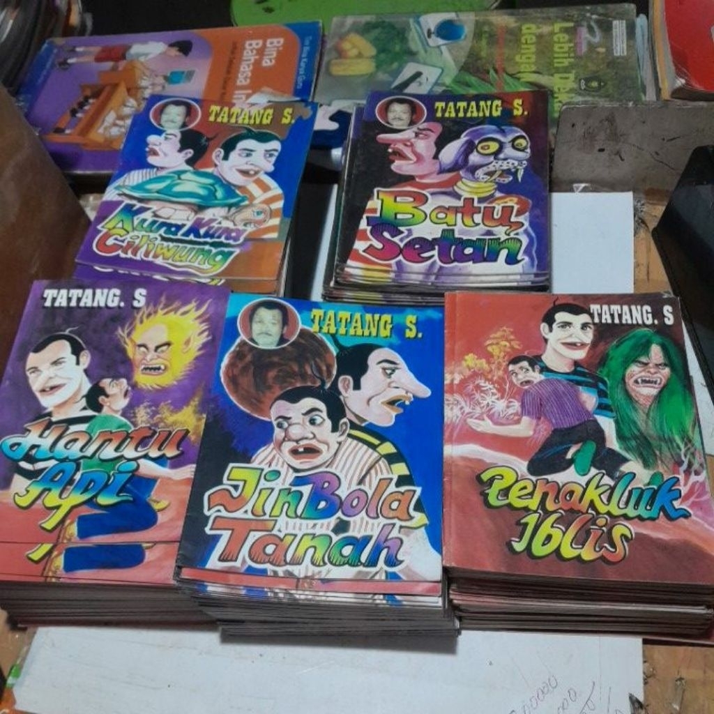 KOMIK LAWAS/JADUL PETRUK SERIAL MISTERI BY TATANG S.PAKET RANDOM 5 JUDUL SEPAKET DAPAT 5 JUDUL KOMIK