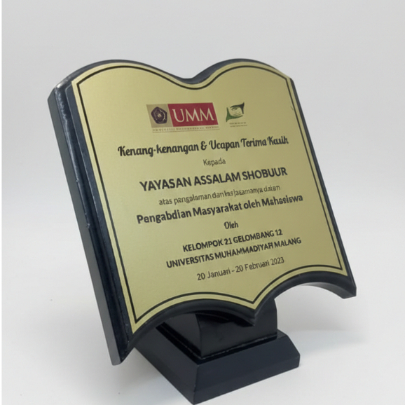 Plakat Kayu bentuk buku untuk kenang - kenangan, ucapan terima kasih, PKL, KKN, Wisuda