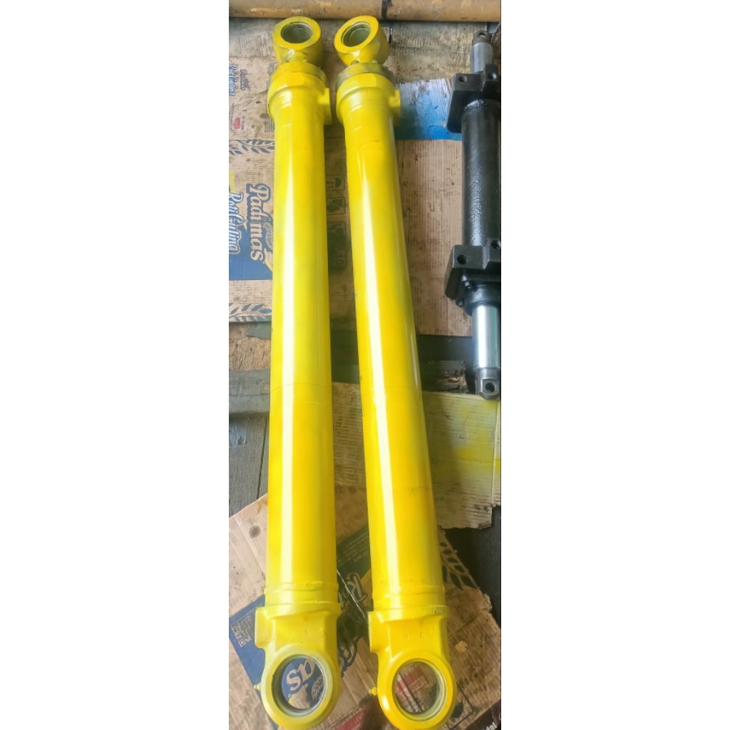 silinder hidrolik Jack hidrolik copotan excavator PC 200 Hitachi