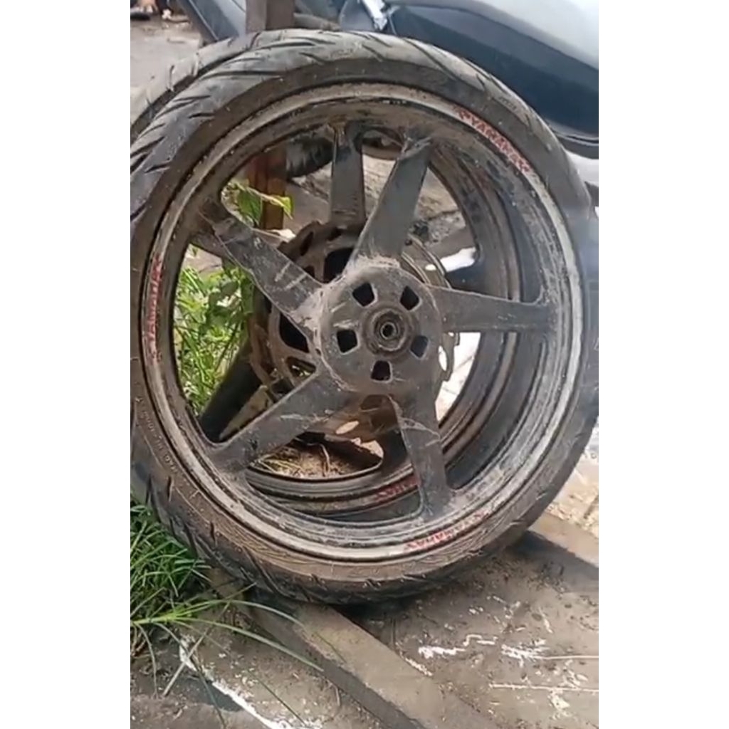 pelek velg depan belakang motor Yamaha Vixion old original copotan full set ban piringan