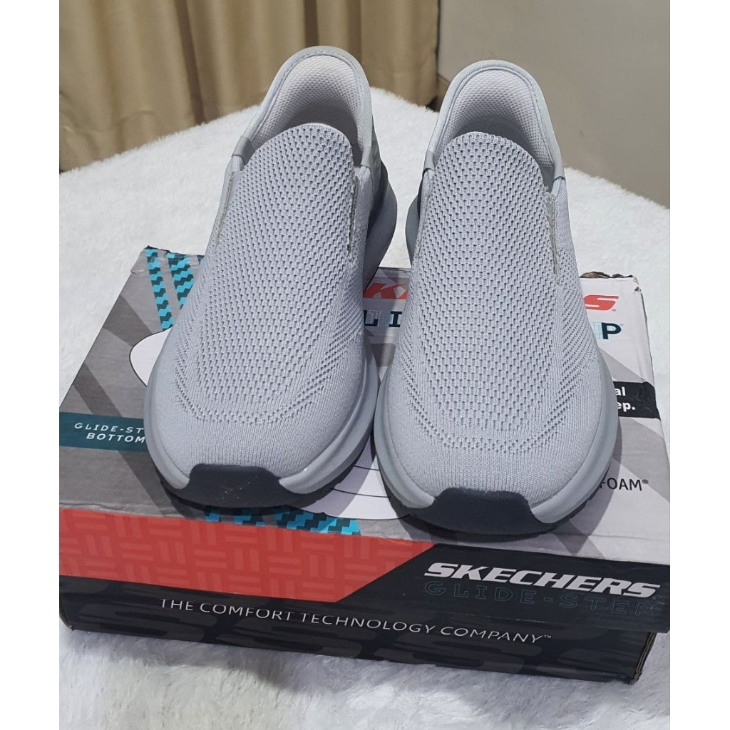 Sepatu Pria Skechers Slip On Glide Step wih Air cooled Memory Foam