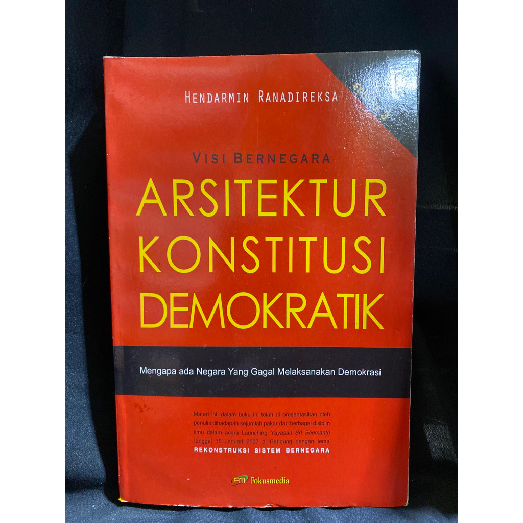 Buku Original ARSITEKTUR KONSTITUSI DEMOKRATIK - HENDARMIN RANADIREKSA