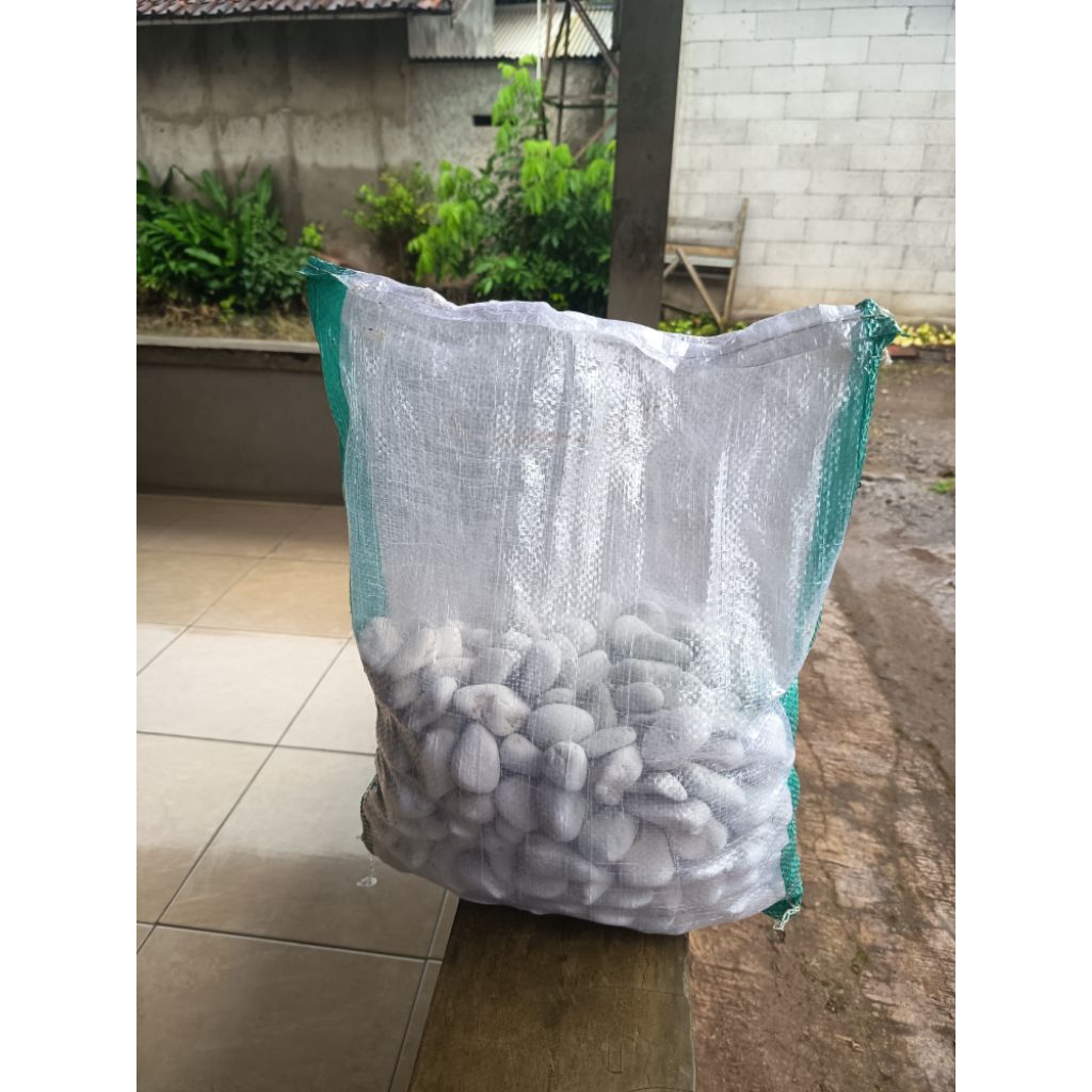 BATU KORAL PUTIH 1 KARUNG KECIL TERLARIS