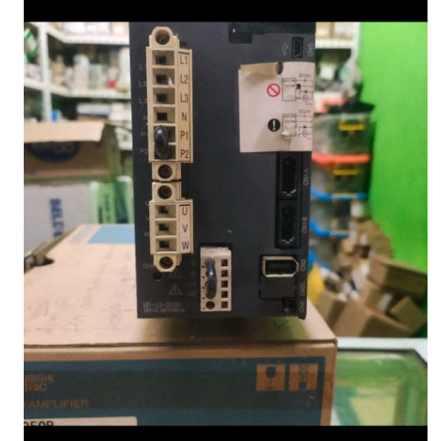 AC SERVO AMPLIFIER MITSUBISHI MR-J4-350B ORIGINAL ASLI JAPAN SEKEN MULUS NORMAL