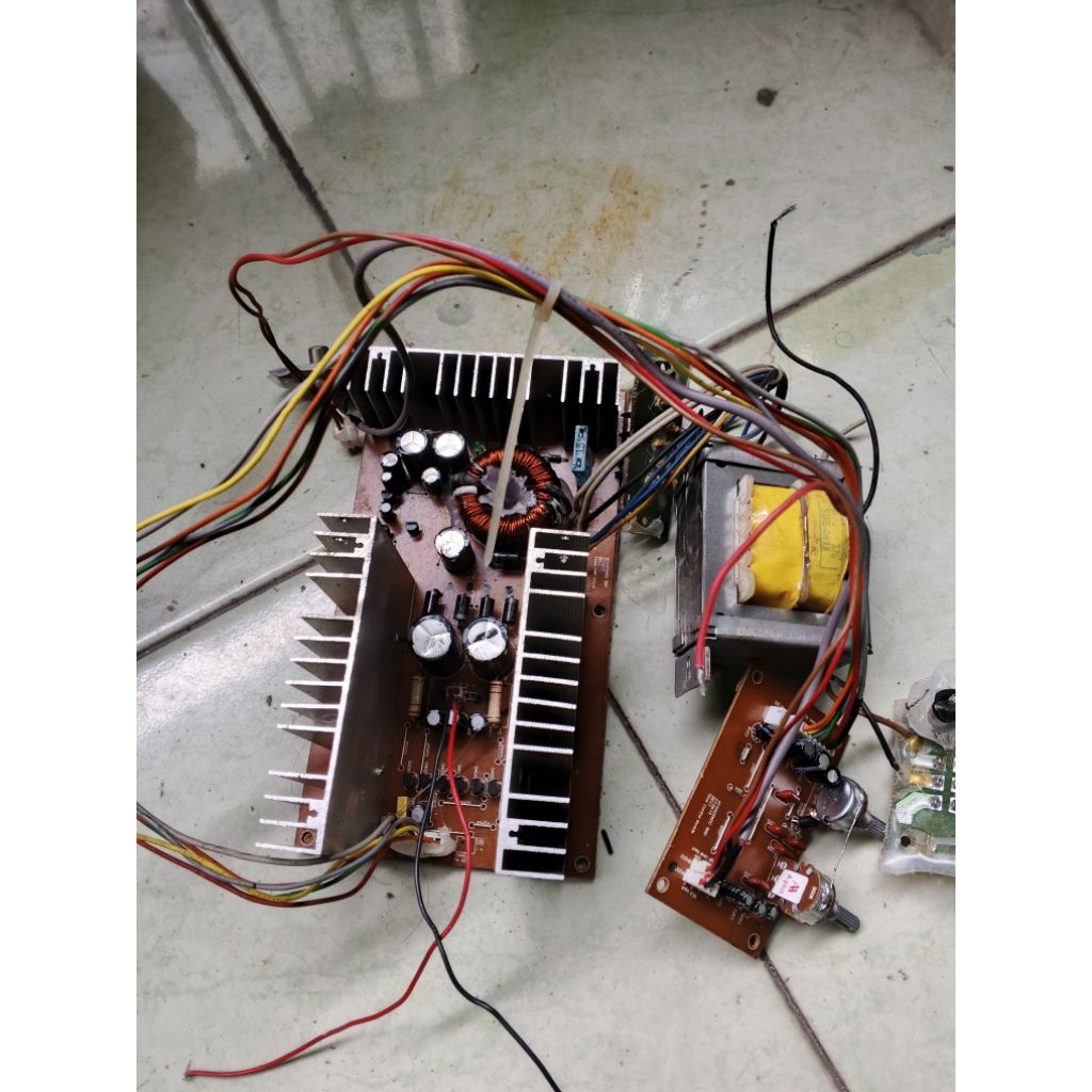 mesin subwofer aktif