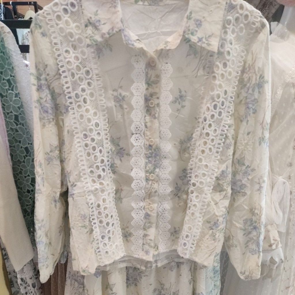 Kemeja katbol satu set dengan rok katbol