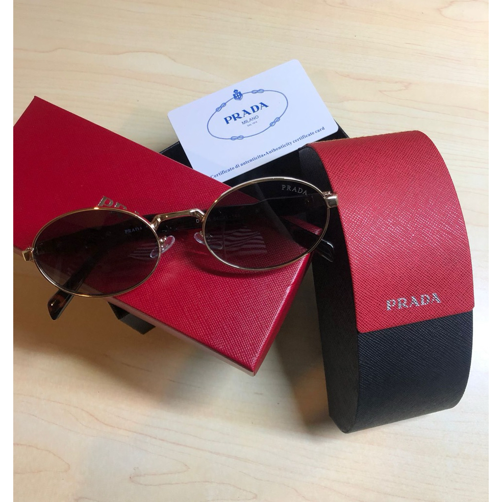Kacamata Kokoh Prada~