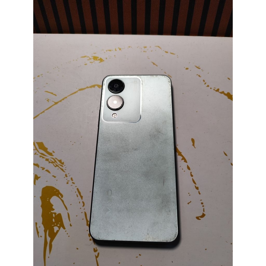 Vivo Y17s 4/128 second