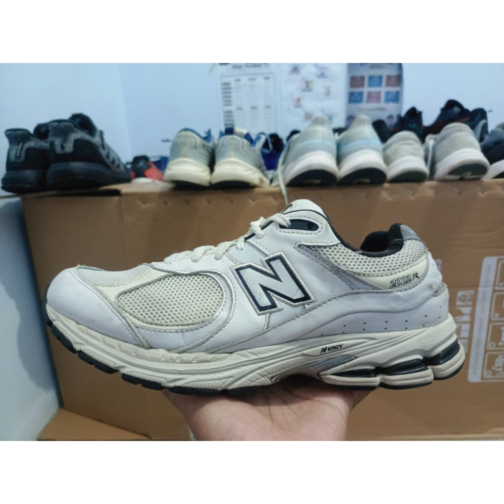 Sepatu NB 2002R Second original
