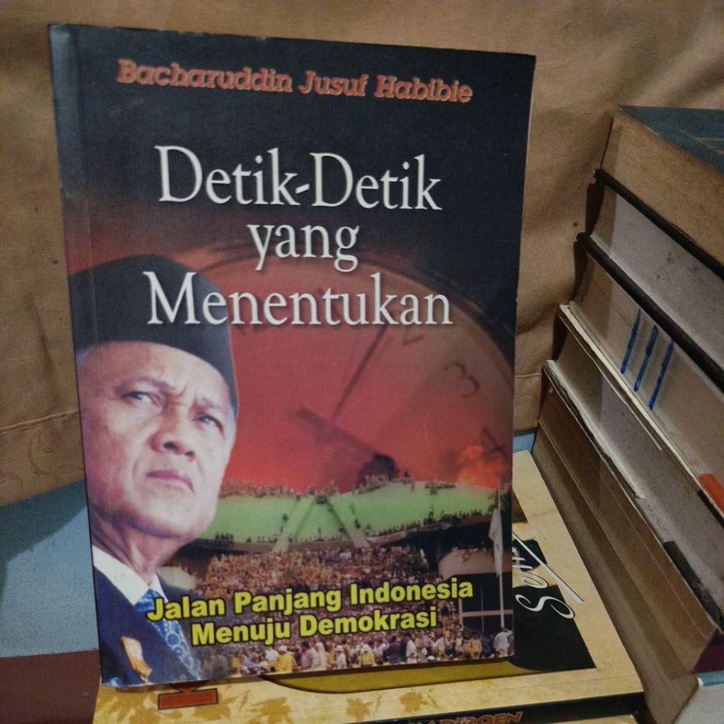 DETIK DETIK YANG MENENTUKAN - NACHARUDDIN JUYUF JABIBIE