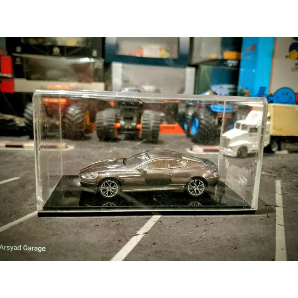 Diecast Kyosho Aston Martin DBS Black Loose No Box