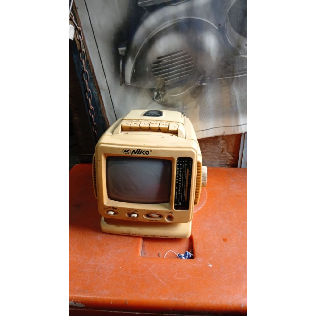 tv mini 195rb jadul antik kuno lawas vintage display anggap mati