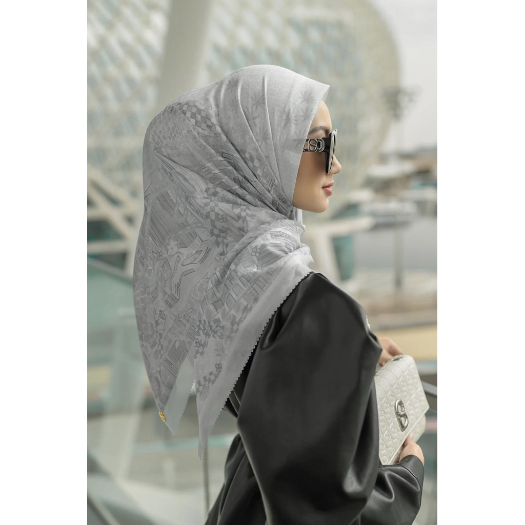 PRELOVED BUTTONSCARVES   The Grand Prix