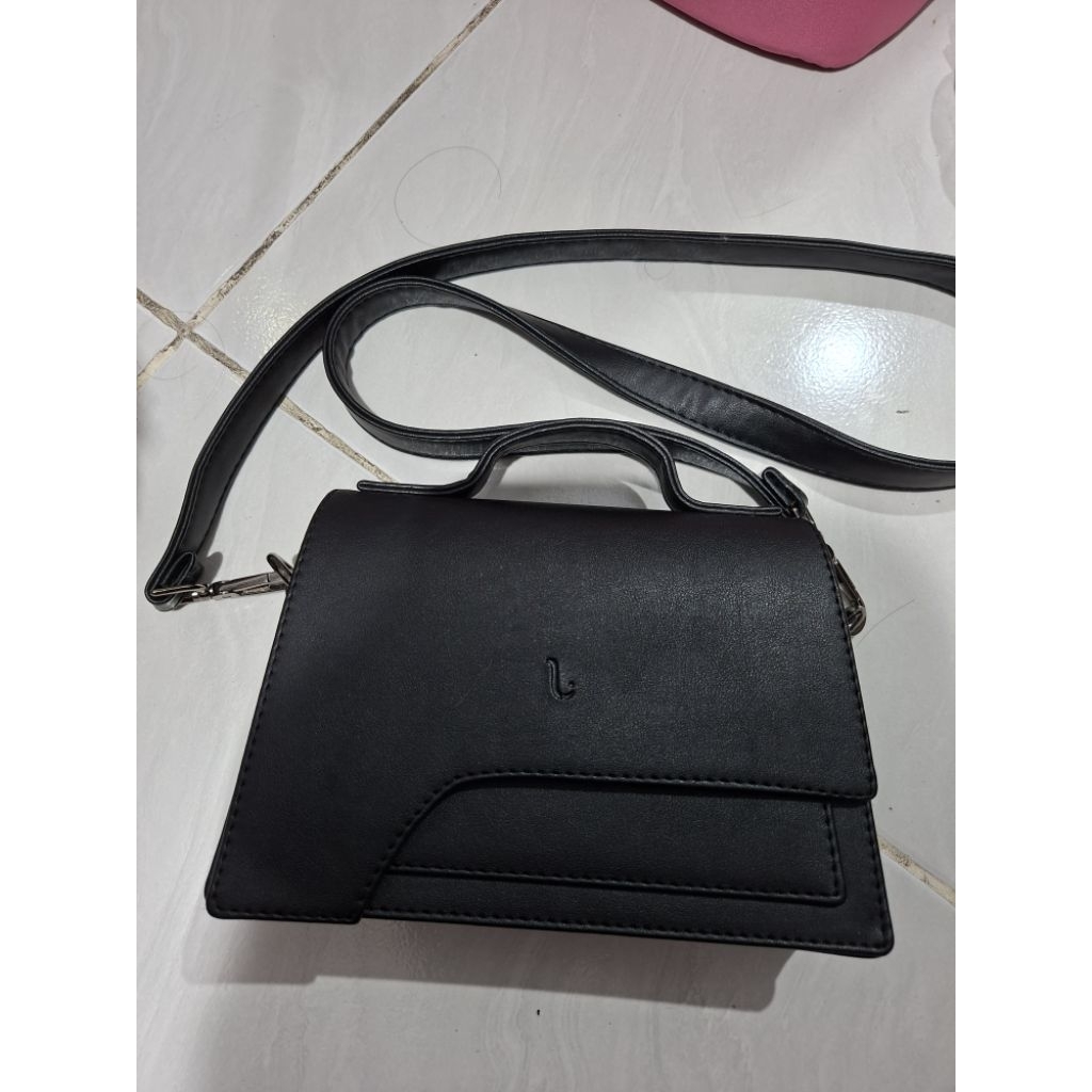 PRELOVED LEVAYA BAG HITAM