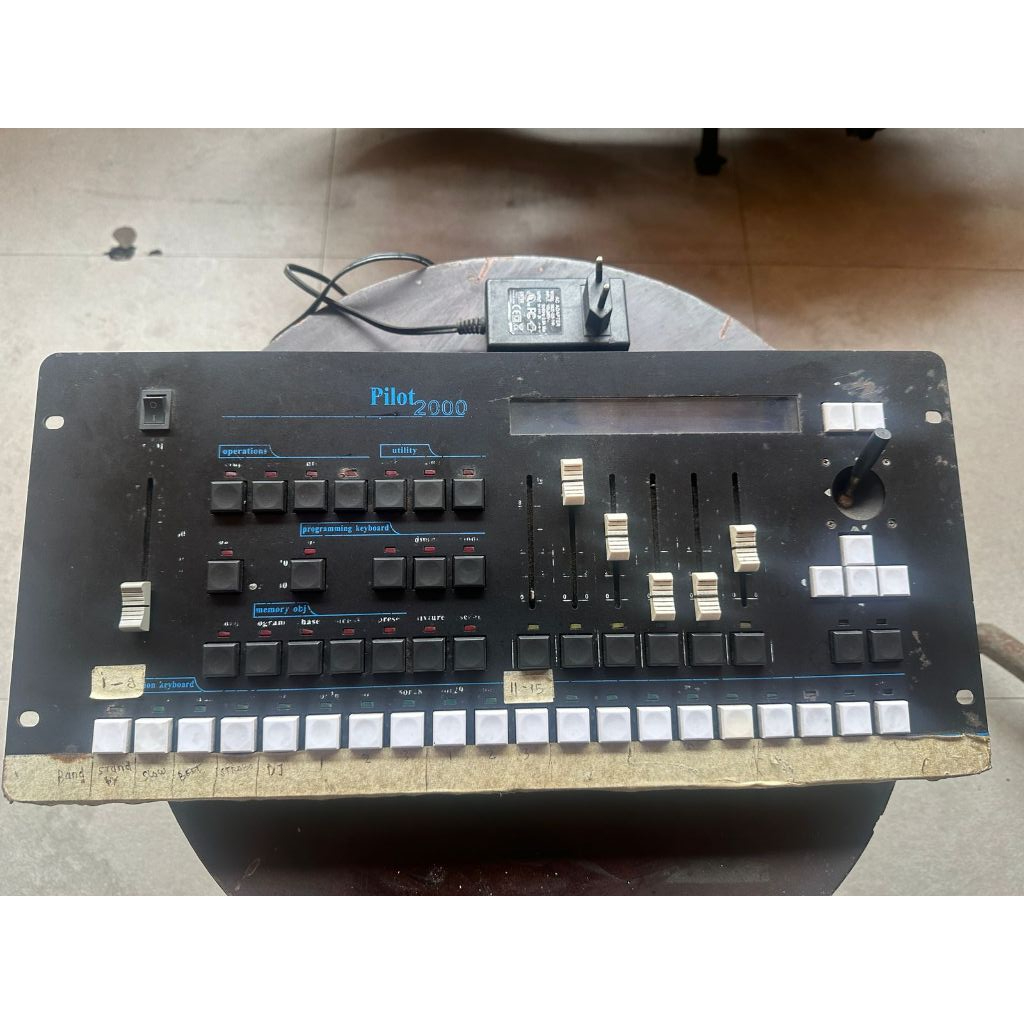 DMX Controller Pilot 2000 - Universal Lighting Console (Mixer Lampu Panggung)