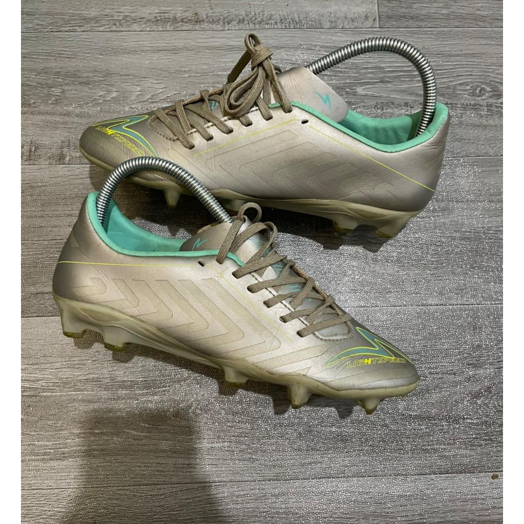 Sepatu Bola Specs Second Original Size 39