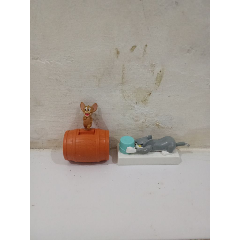 mainan figure Tom and Jerry