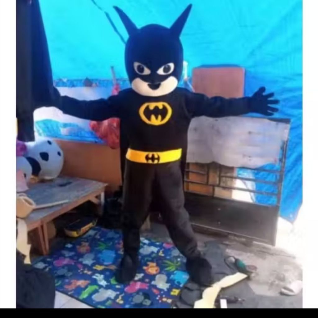 kostum badut batman