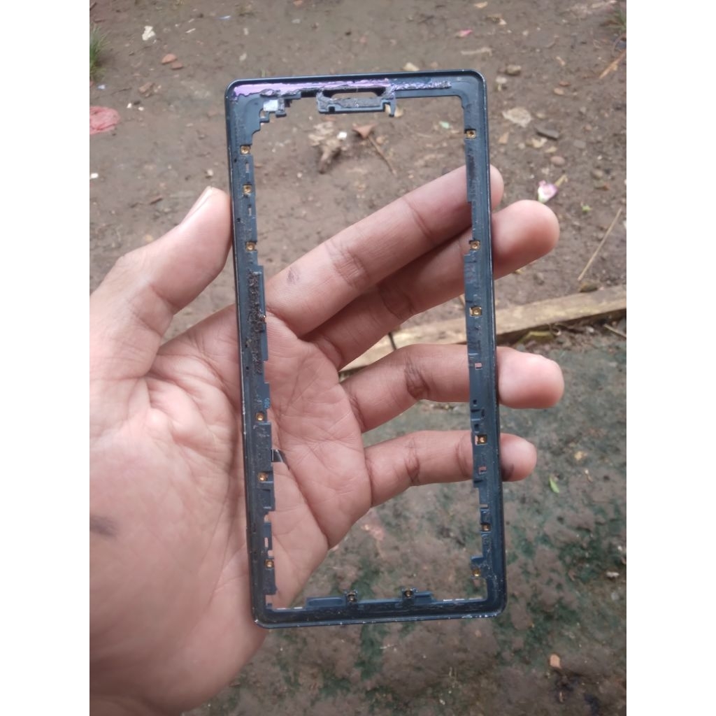frame / tulang tengah / rangka soni experia xz2 ori copotan