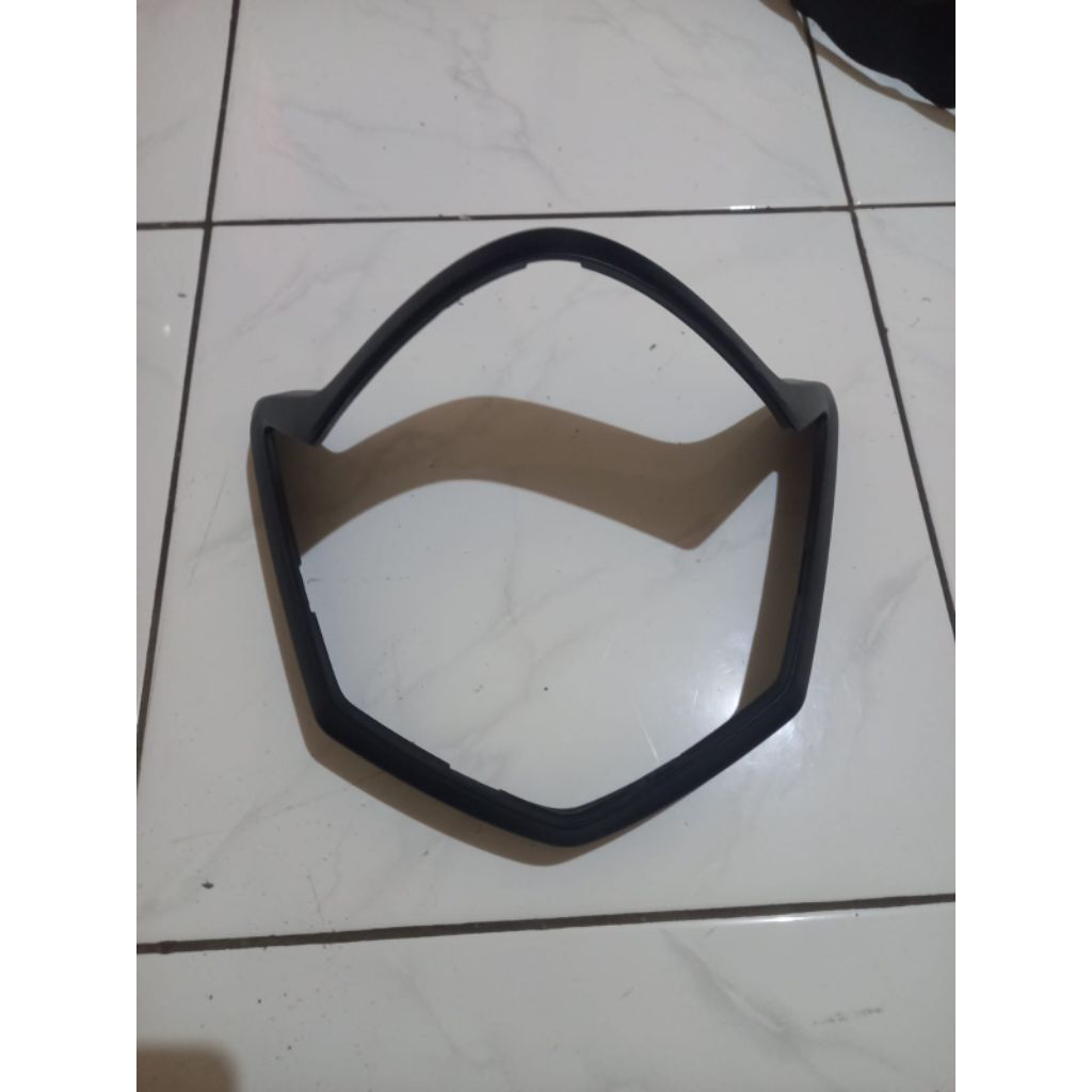 COVER LIS LAMPU DEPAN VIXION OLD ORIGINAL