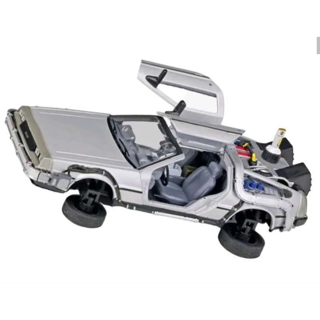 Welly 1/24 Delorean Time Machine - Back to Future III (Fly Mode)