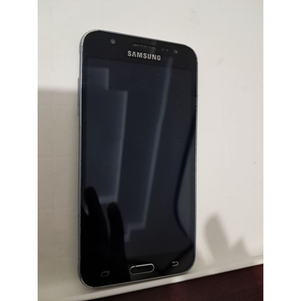 Ponsel samsung J3 2016 bekas rusak layar touch  tidak ada baterai