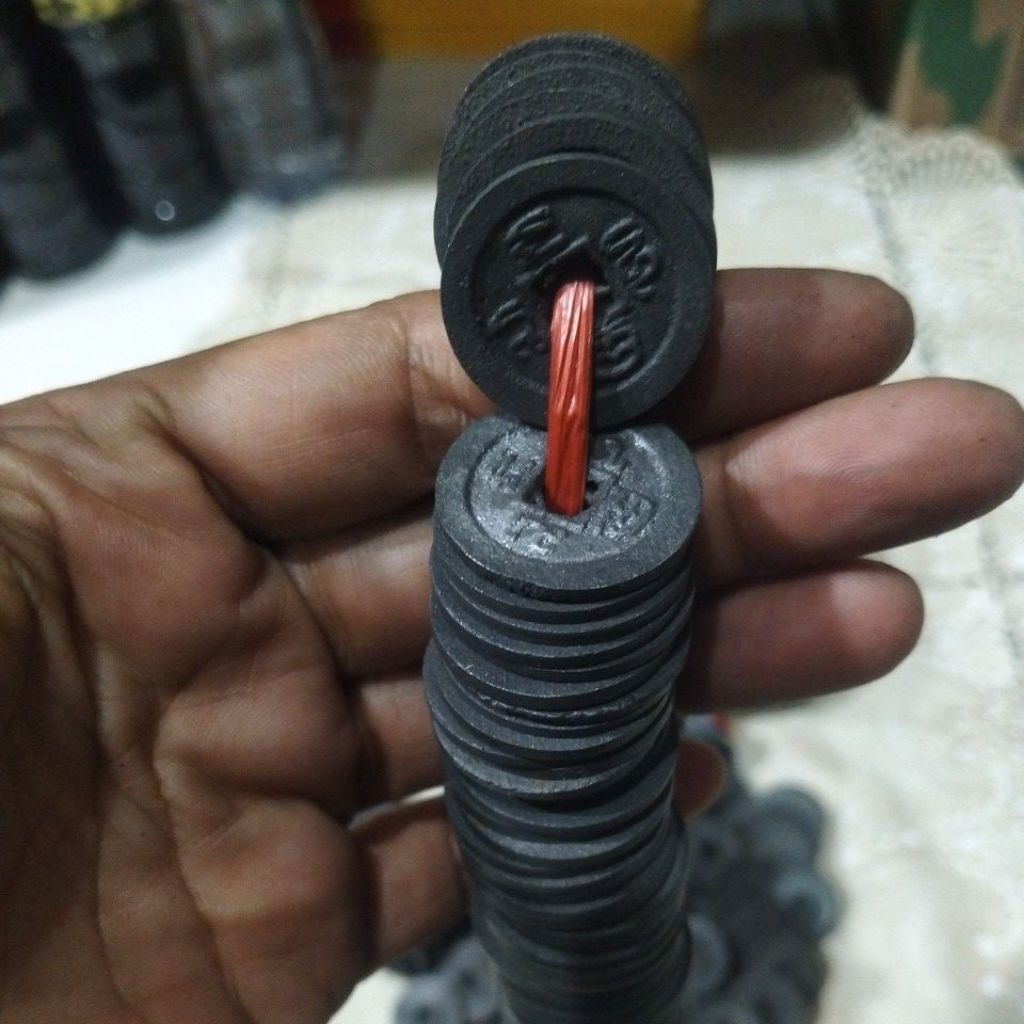 pis bolong jinah bolong tridatu satakan/per renteng