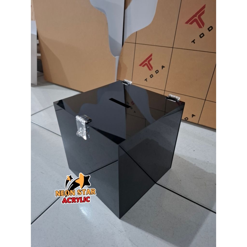 Kotak Undian Akrilik 30x30x30cm / Kotak Amal / Box Akrilik