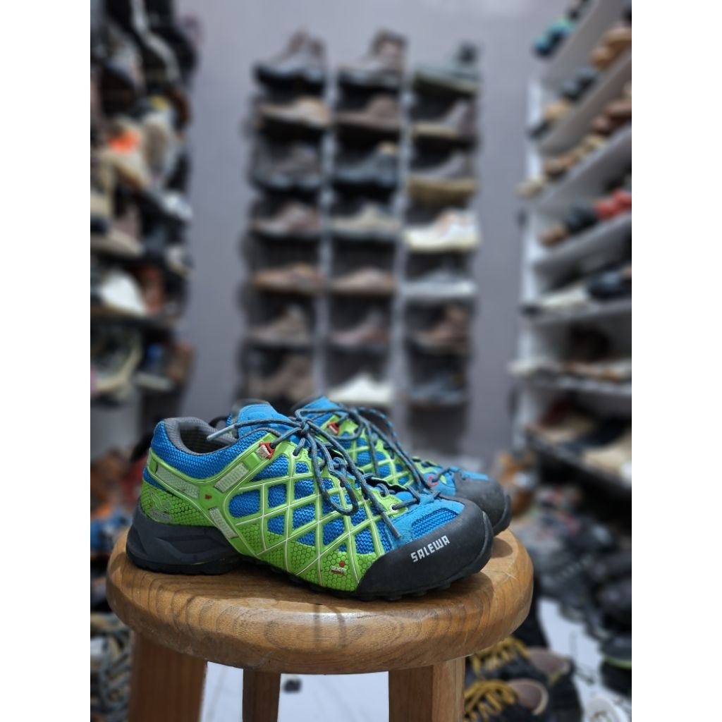 Sepatu hiking outdoor trailrun SALEWA size 40