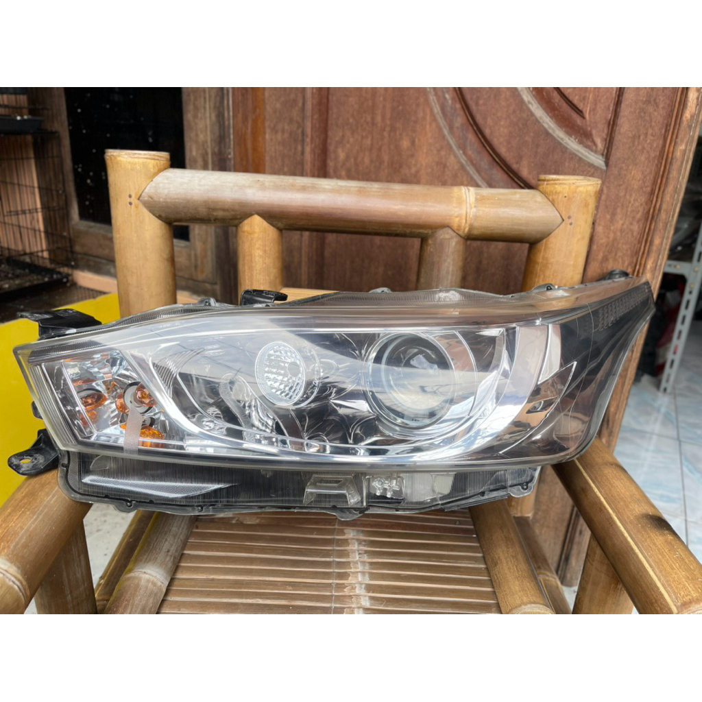 Headlamp Lampu Depan Toyota Yaris Lele 2014-2016