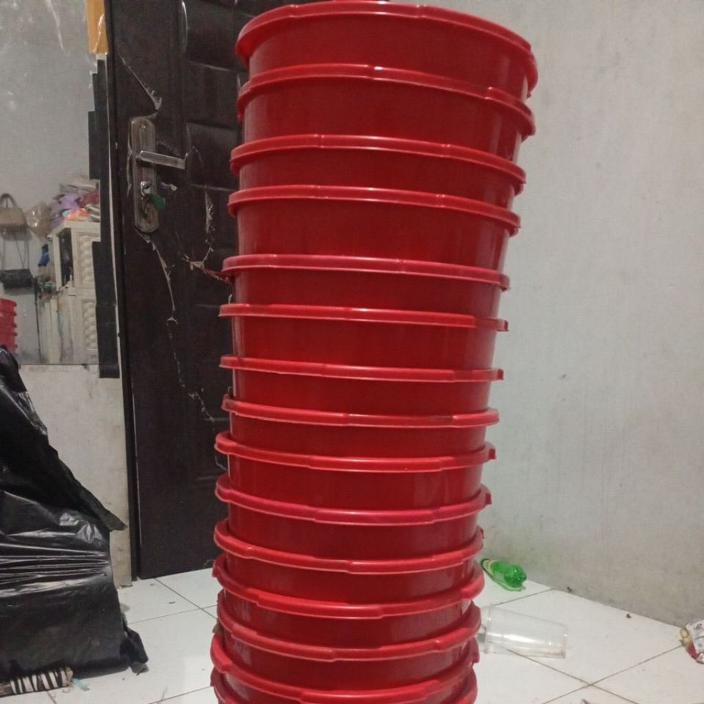 Ember bekas Es Cream Diamond