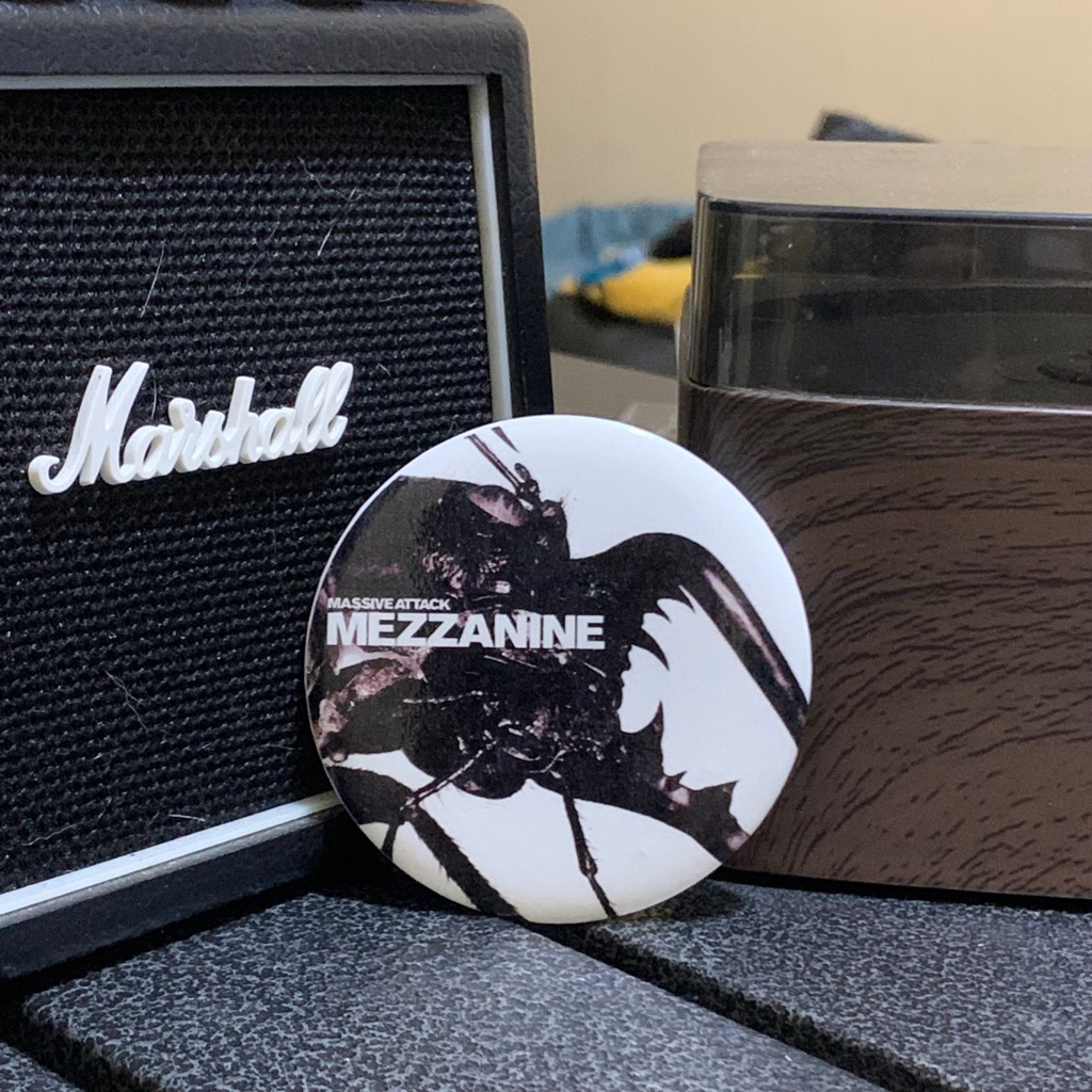 Pin Band / Pin Massive Attack