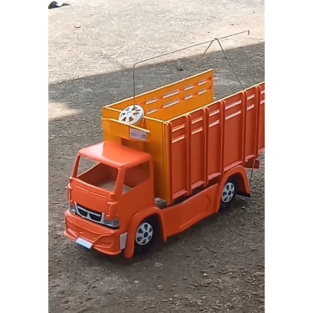 miniatur truk plastik herex