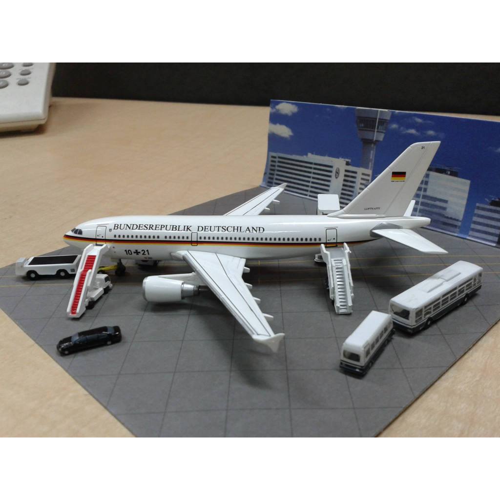 Diecast Pesawat - Bundesrepublik Deustchland - Luftwaffe VIP - Airbus A310-304 10+21 "Konrad Adenaue