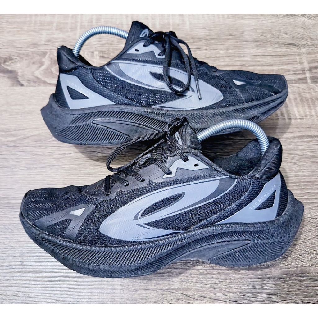 Sepatu Running 910 Nineten Kaza Bts Pro Hitam Second/Bekas/Pre Loved