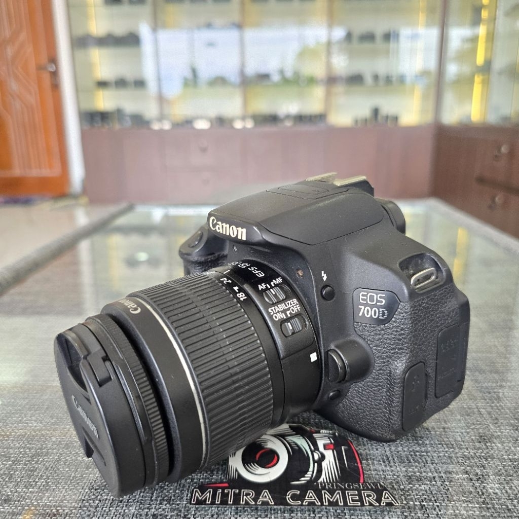 CANON EOS 700D