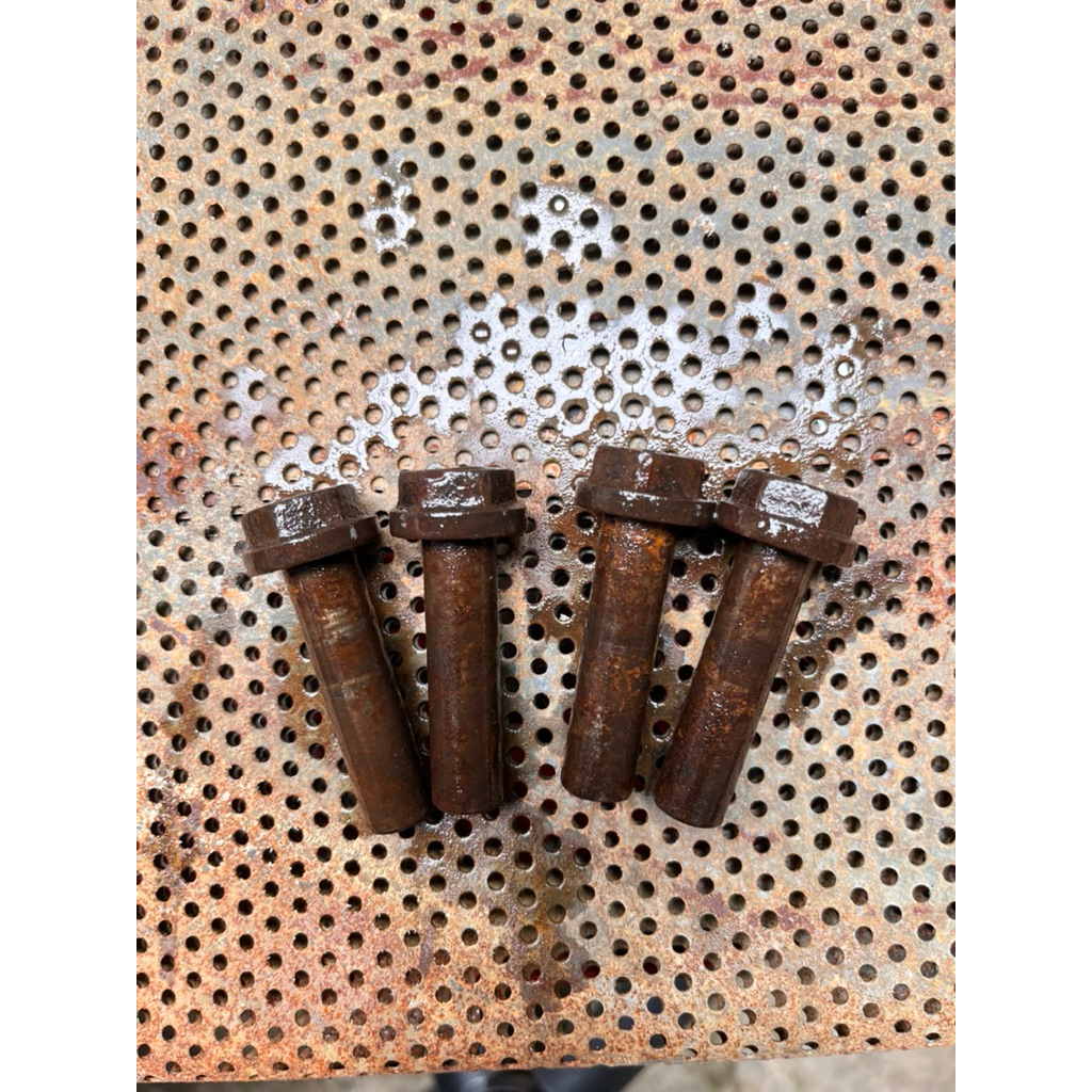 baut head dt100 /baut blok dt100/ baut kop dt100