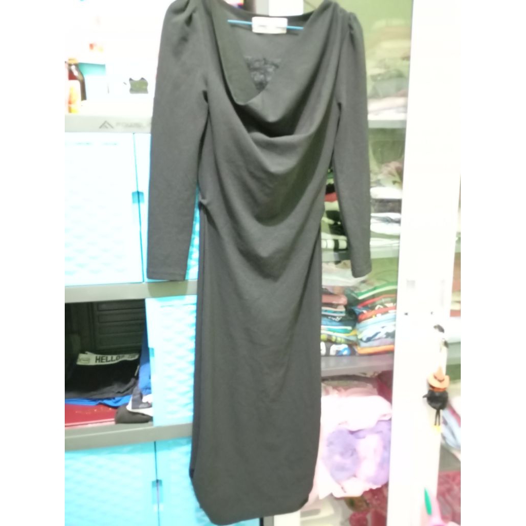 long dress hitam press body