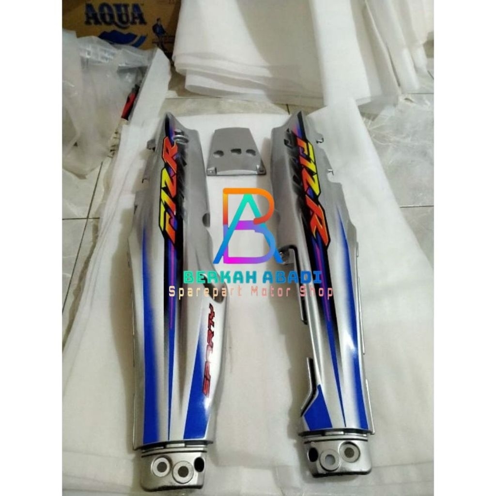 COVER BODY Belakang Samping Kanan Kiri FizR F1ZR Silver (Free Stiker Biru Silver 2003)