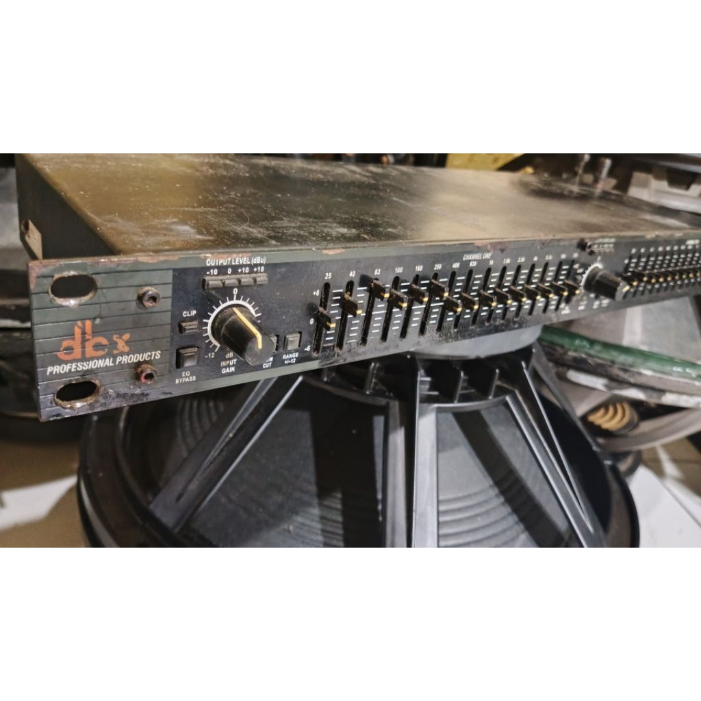 ekualizer DBX 215 bekas