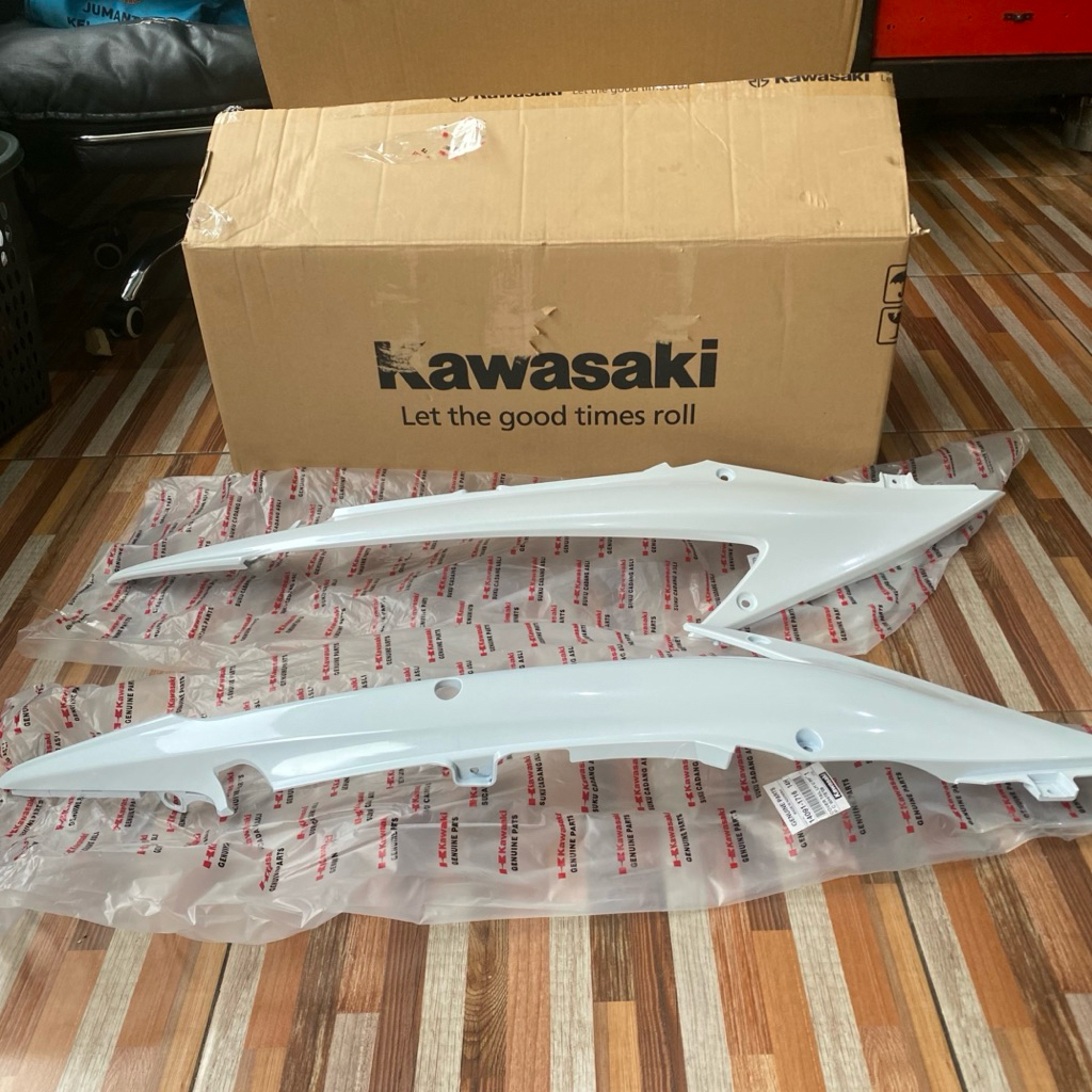 body belakang kawasaki athlete putih