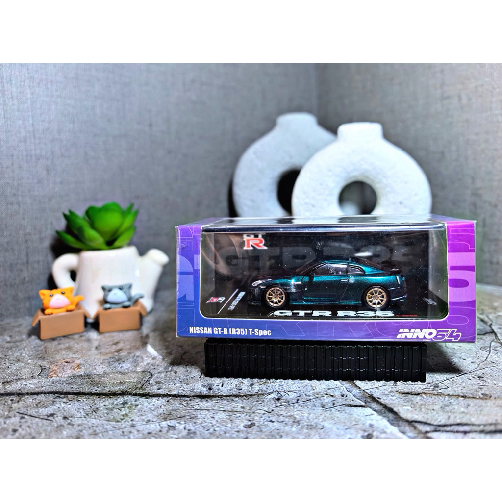 Inno64 Nissan GT-R R35 T Spec Midnight Purple