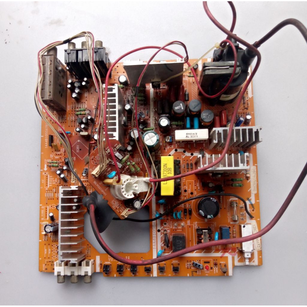 mesin tv Sanyo,layar datar flat/slim tabung 21inch,komponen lengkap,cabutan blm test/gambling