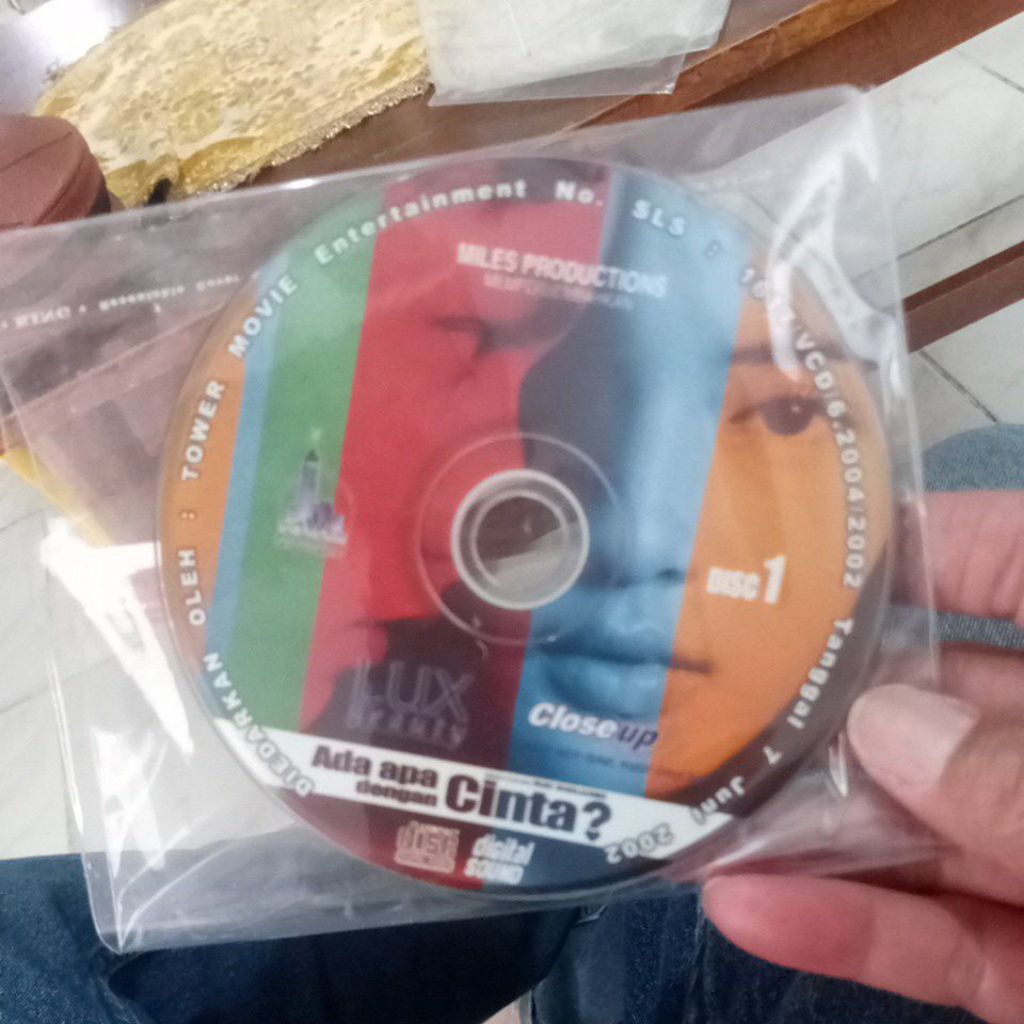 vcd pelm Indonesia Ada apa dengan cinta ori no cover