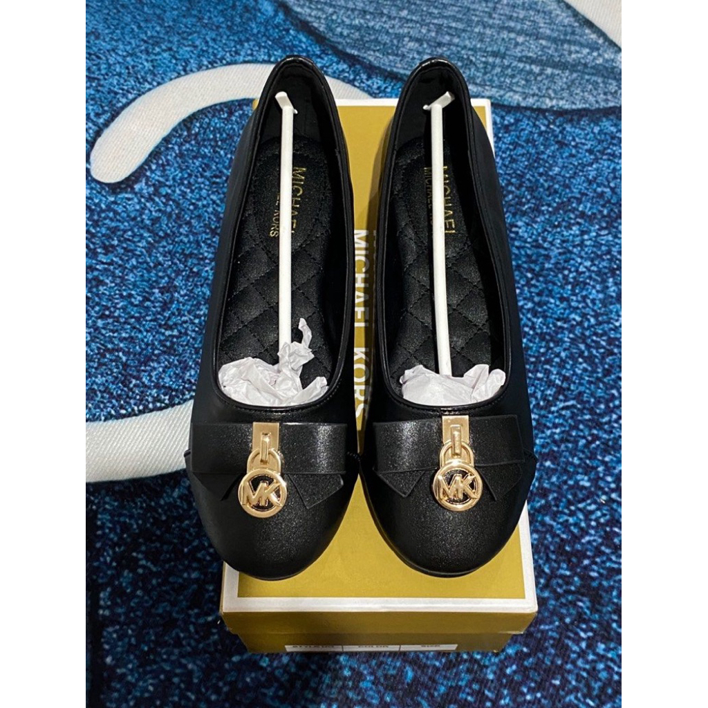 NEW Flat shoes MK black