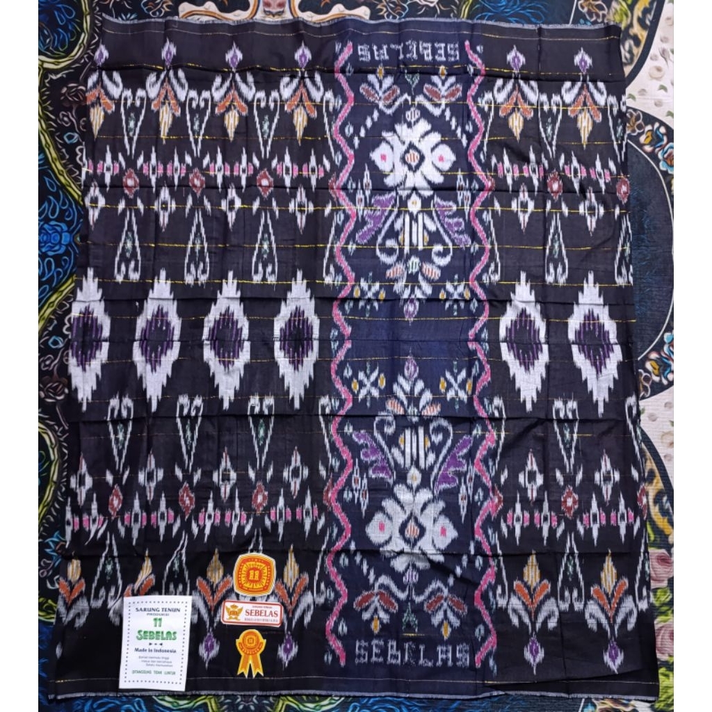 Sarung Sebelas Tenun
