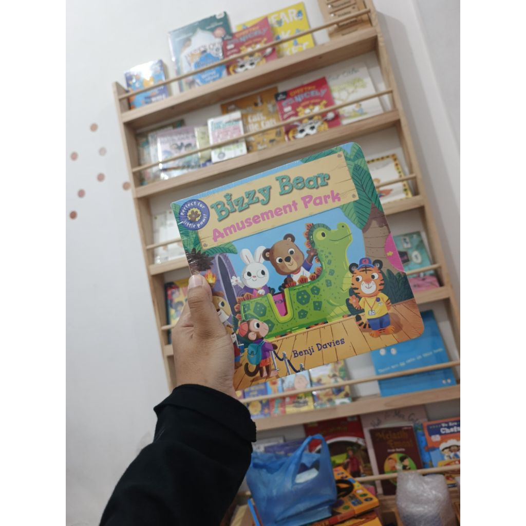 Bizzy Bear the Amusement Park